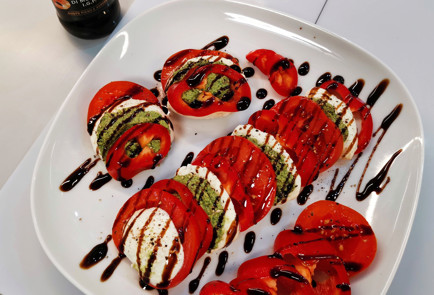 Фото шага рецепта Капрезе с перцем рамиро 151977 шаг 7  