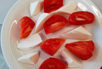 Фото шага рецепта Капрезе 188850 шаг 9  