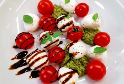 Фото шага рецепта Капрезе 189919 шаг 10  