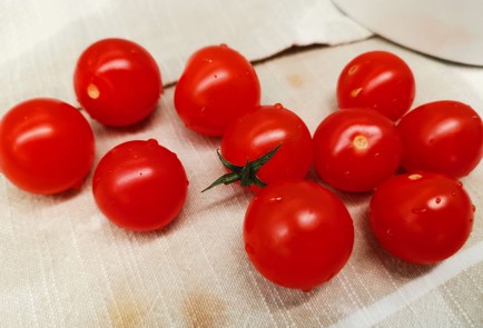 Фото шага рецепта Капрезе 189919 шаг 4  