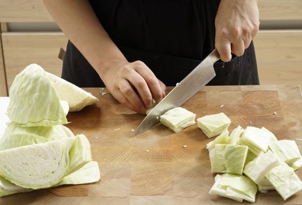 Фото шага рецепта Капуста провансаль с яблоками и клюквой 152699 шаг 1