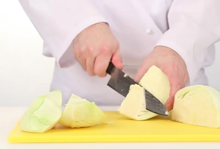 Фото шага рецепта Капуста с креветками и лимонной травой 16455 шаг 2  