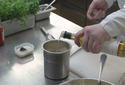 Фото шага рецепта Капуста с соусом тоннато 176017 шаг 7  