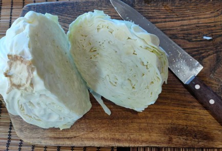 Фото шага рецепта Капуста тушенная с помидором перцем и молодым горошком 174281 шаг 2  