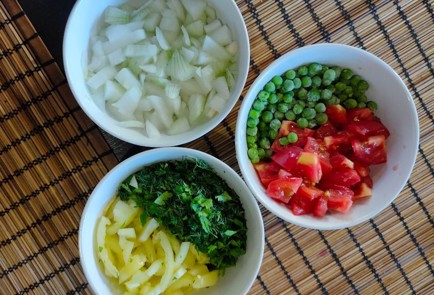 Фото шага рецепта Капуста тушенная с помидором перцем и молодым горошком 174281 шаг 8  