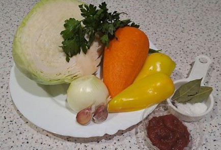 Фото шага рецепта Капуста тушеная 190635 шаг 1  