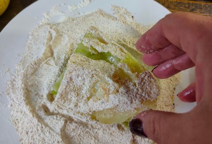 Фото шага рецепта Капуста в панировке на подушке из овощей 175088 шаг 16  