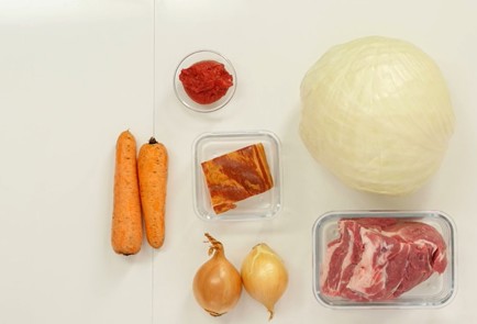 Фото шага рецепта Капустная солянка с мясом 126532 шаг 1  