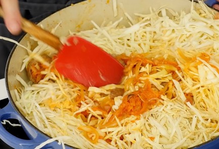 Фото шага рецепта Капустная солянка с мясом 126532 шаг 9  