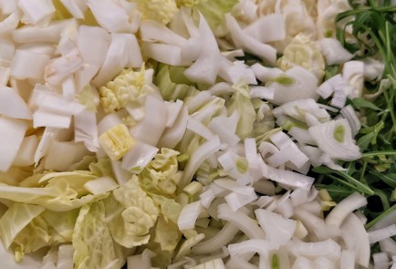 Фото шага рецепта Капустный салат с яйцами и авокадо 152293 шаг 3  