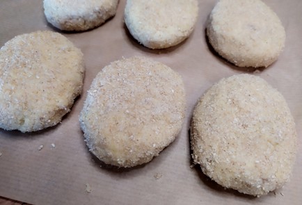 Фото шага рецепта Капустные котлеты с чесночным соусом 188551 шаг 11  