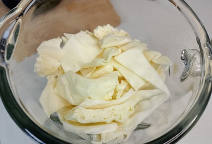 Фото шага рецепта Капустные оладьи 191428 шаг 1  