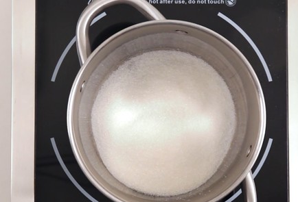 Фото шага рецепта Карамельные яблоки 80302 шаг 3