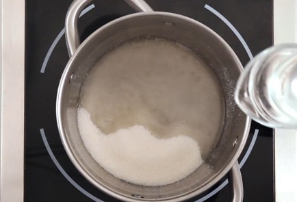 Фото шага рецепта Карамельные яблоки 80302 шаг 4