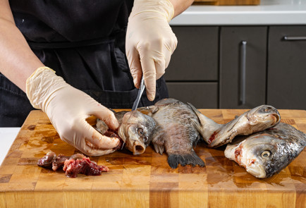 Фото шага рецепта Караси в сметане 191438 шаг 3  