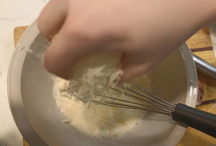 Фото шага рецепта Паста карбонара с беконом и пармезаном 192083 шаг 10  