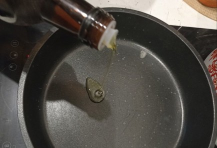 Фото шага рецепта Паста карбонара с беконом и пармезаном 192083 шаг 4  