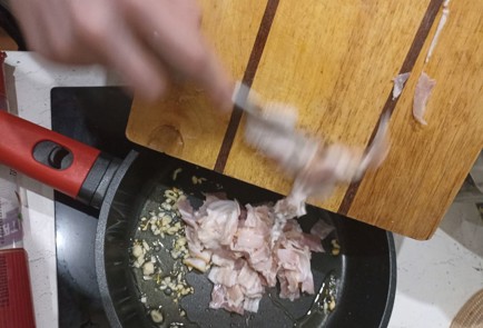 Фото шага рецепта Паста карбонара с беконом и пармезаном 192083 шаг 6  