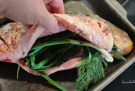 Фото шага рецепта Карп запеченный в духовке 175888 шаг 7  