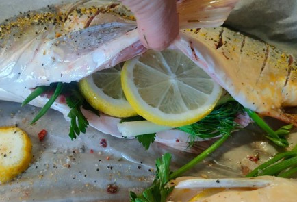 Фото шага рецепта Карп запеченный в духовке 191303 шаг 11  