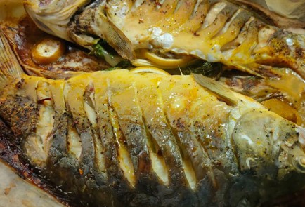 Фото шага рецепта Карп запеченный в духовке 191303 шаг 15  