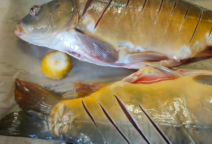 Фото шага рецепта Карп запеченный в духовке 191303 шаг 8  