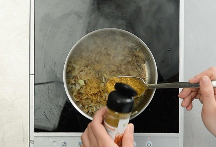 Фото шага рецепта Карривурст 50646 шаг 2  