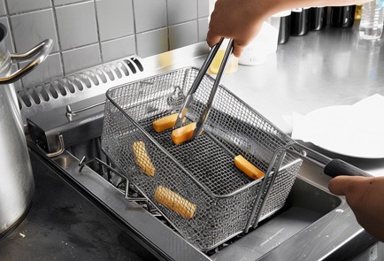 Фото шага рецепта Картофель фри 138559 шаг 6  