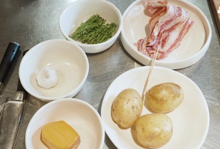 Фото шага рецепта Картофель хассельбак 187463 шаг 1  