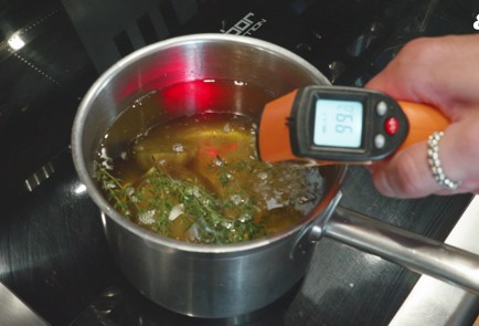 Фото шага рецепта Картофель хассельбак 187463 шаг 6  