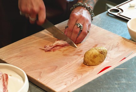 Фото шага рецепта Картофель хассельбак 187463 шаг 7  