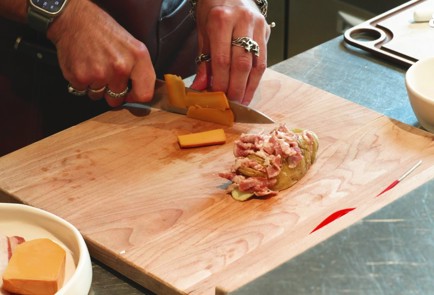 Фото шага рецепта Картофель хассельбак 187463 шаг 8  