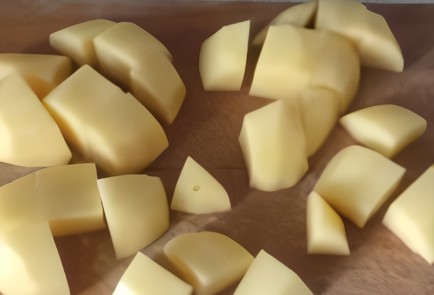 Фото шага рецепта Картофель подеревенски с укропом 152636 шаг 3