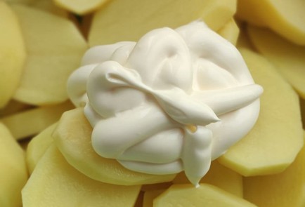 Фото шага рецепта Картофель с чесноком в духовке 173506 шаг 3  