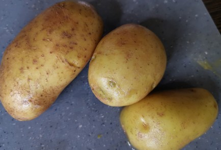 Фото шага рецепта Картофель с грибами 189477 шаг 1  