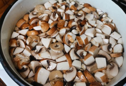 Фото шага рецепта Картофель с грибами 189477 шаг 6  