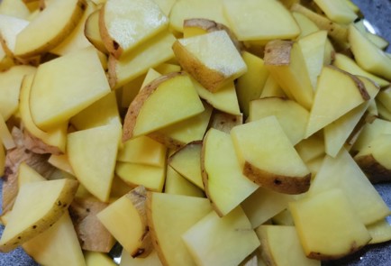 Фото шага рецепта Картофель с грибами 191232 шаг 2  