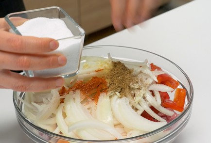 Фото шага рецепта Картофель с мясом в духовке 140793 шаг 4  