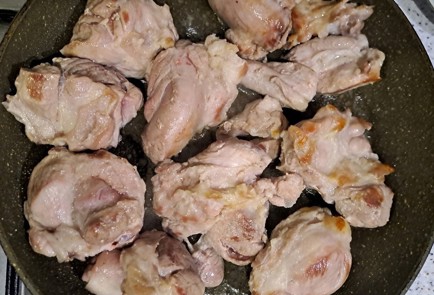 Фото шага рецепта Картофель со свининой 190404 шаг 2