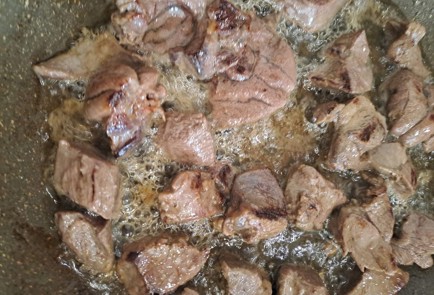 Фото шага рецепта Картофель тушенный с говядиной 190094 шаг 4  