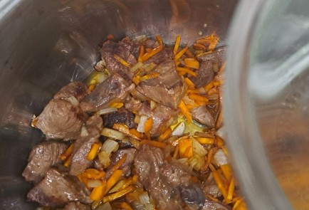 Фото шага рецепта Картофель тушенный с говядиной 190094 шаг 9  