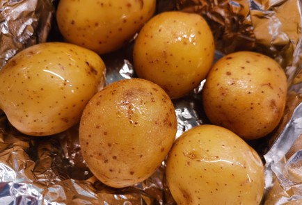 Фото шага рецепта Картофель в духовке 190984 шаг 4  