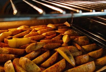 Фото шага рецепта Картофель в духовке 191152 шаг 11  