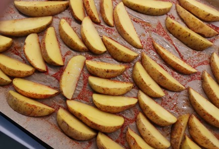 Фото шага рецепта Картофель в духовке 191152 шаг 6  