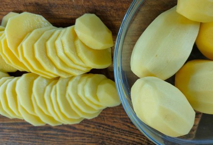 Фото шага рецепта Картофель запеченный с сыром 175586 шаг 3  