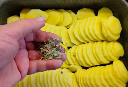 Фото шага рецепта Картофель запеченный с сыром 175586 шаг 5  