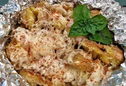 Фото шага рецепта Картофель запеченный в фольге 191225 шаг 10  