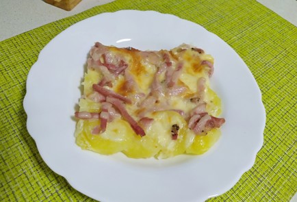 Фото шага рецепта Картофельная запеканка в духовке с бужениной 189743 шаг 10