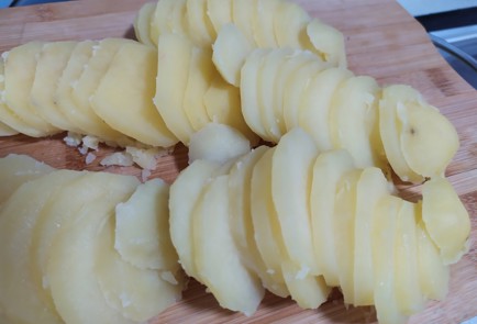 Фото шага рецепта Картофельная запеканка в духовке с бужениной 189743 шаг 3