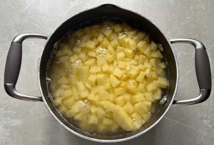 Фото шага рецепта Картофельная запеканка с фаршем 190002 шаг 2  